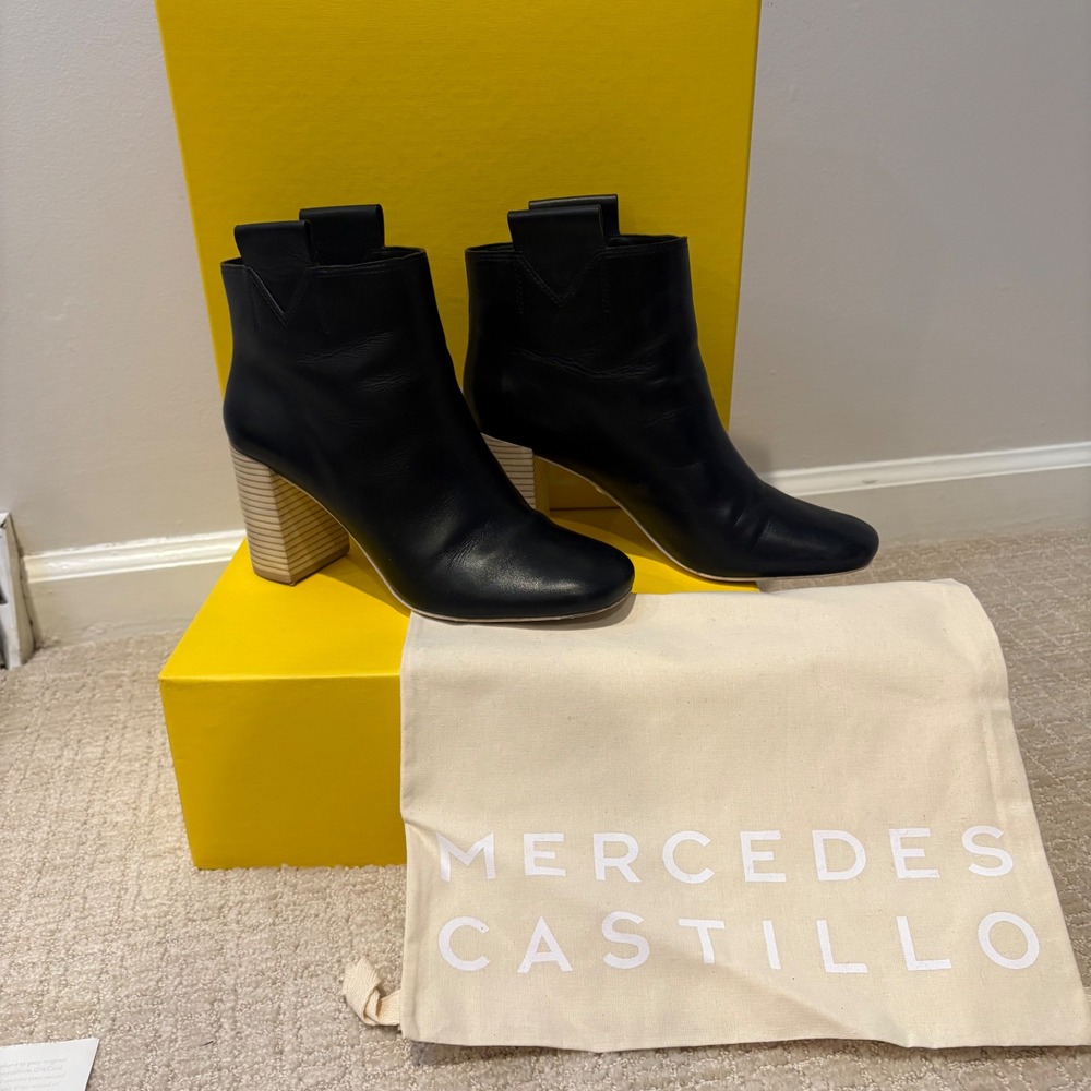 Mercedes Castillo Bailee Black Leather Block Heel Ankle Boots Womens Size 7.5